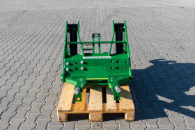 Front hitch A.TOM for John Deere 8 Series 