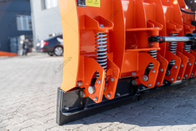 Snow Blade for Tractor, Cat. 2/3 – A.TOM SP 5-3300 