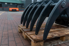 A.TOM 1000 Grading Rake 8–10 t 