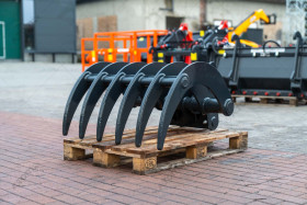 A.TOM 1000 Grading Rake 8–10 t 